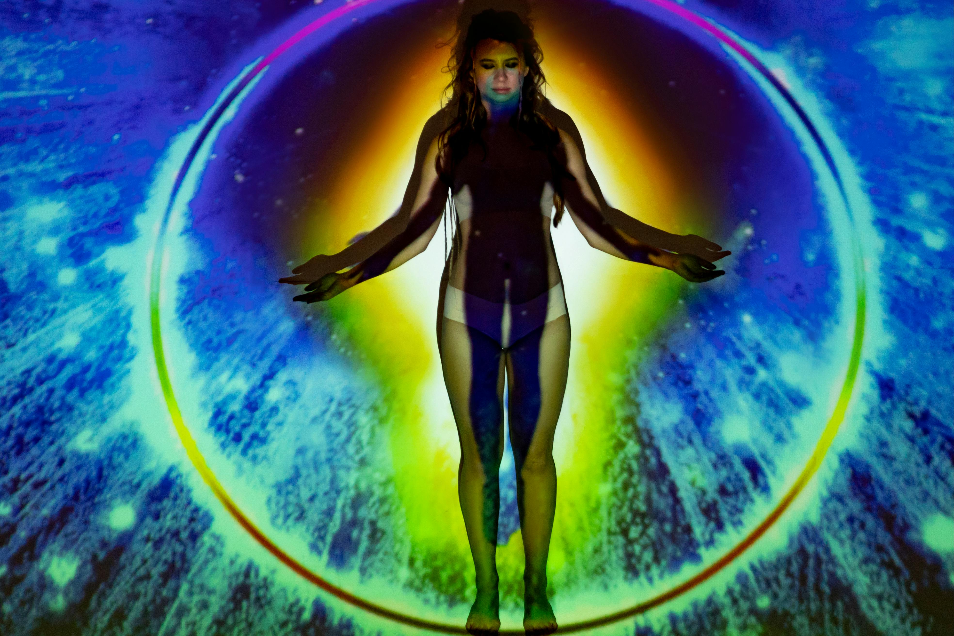 Luminous awareness in dark space — the consciousness-mind distinction
