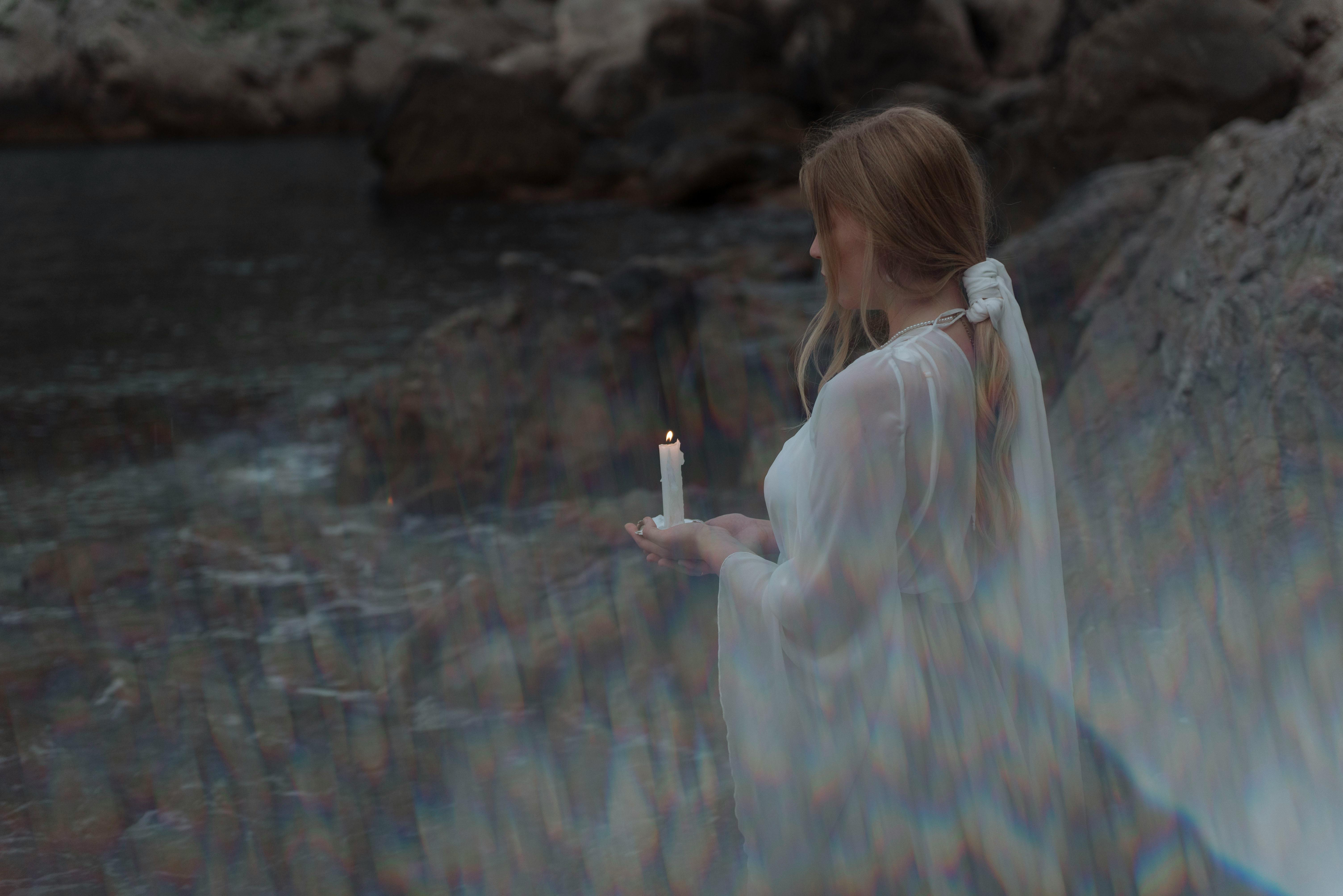 Past-life connection vs invisible tie — distinct spiritual mechanisms and operative approaches